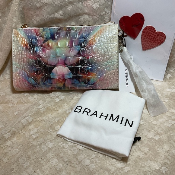 NWT PRISM OMBRE’ BRAHMIN DAISY WRISTLET, CLUTCH - beautiful. - Picture 2 of 8